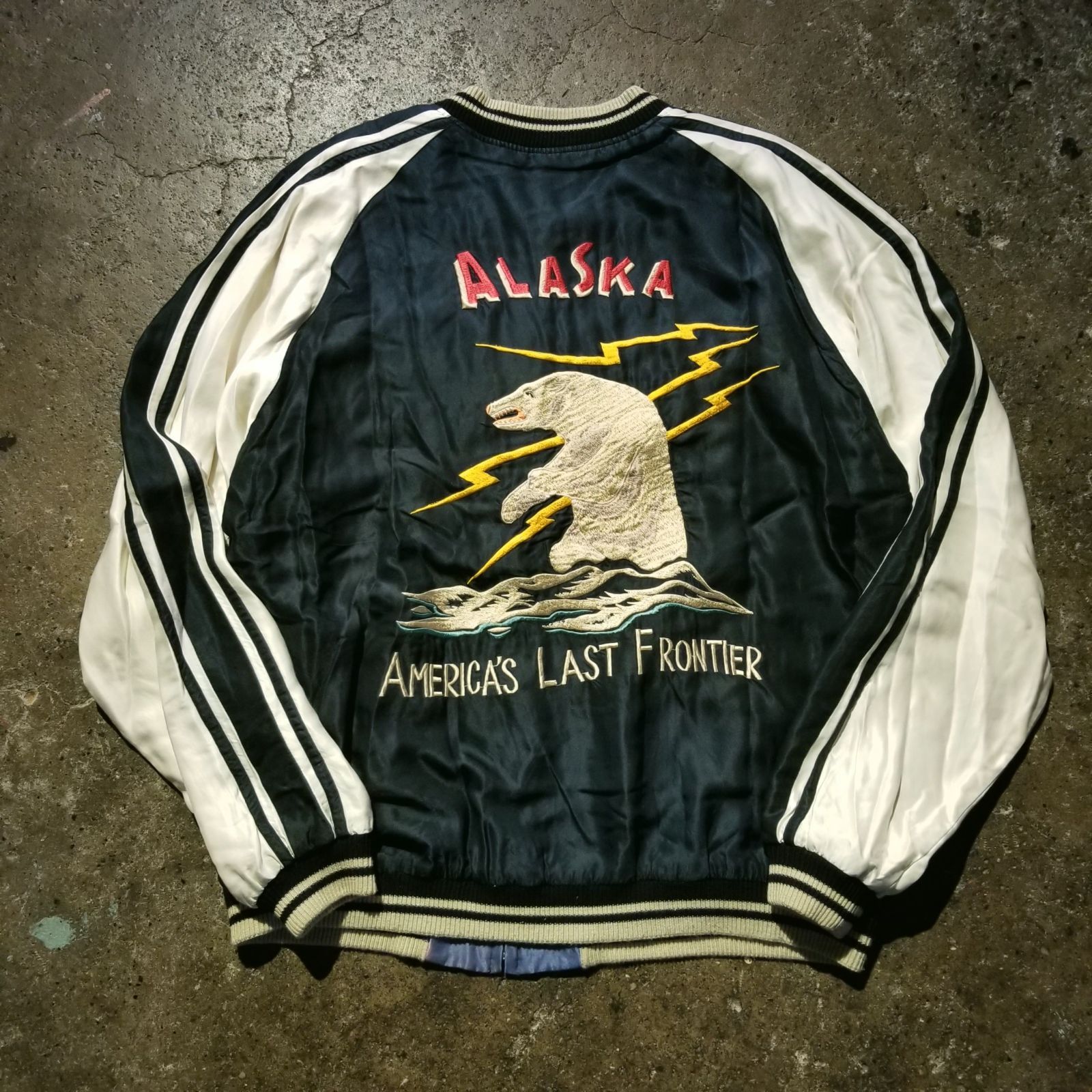 アラスカスカジャン　東洋　港商　激レア　両別珍　特大　XL 極美品 アラスカスカジャン 東洋 港商 激レア 両別珍 特大 XL 極美品 極希少