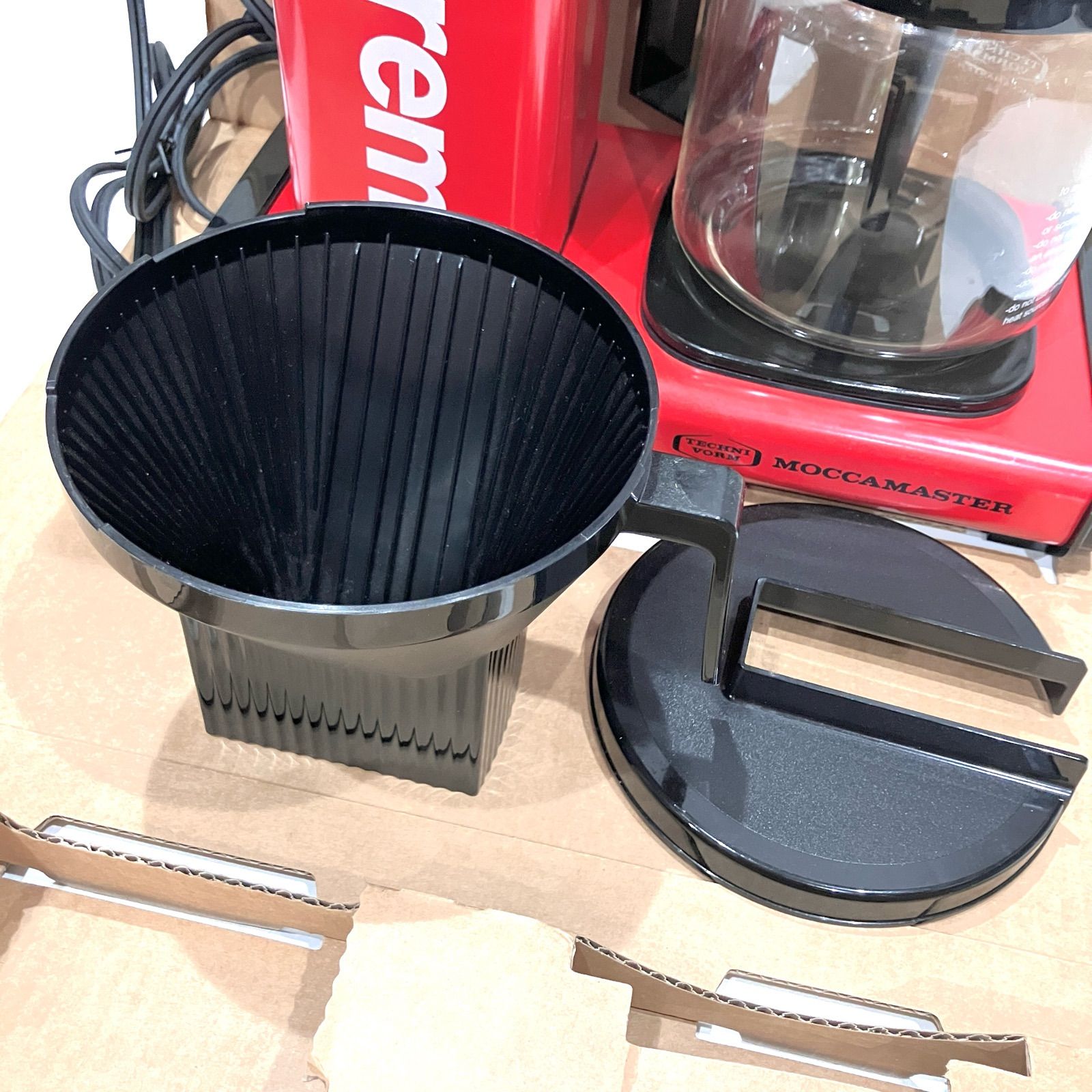 モカマスター　シュプリーム　supreme Supreme Moccamaster KBGV Select Coffee Maker (US Plug) Red