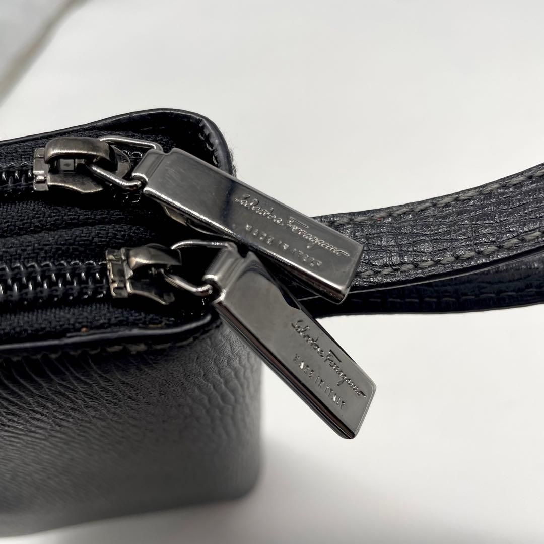 サルヴァトーレフェラガモ 長財布