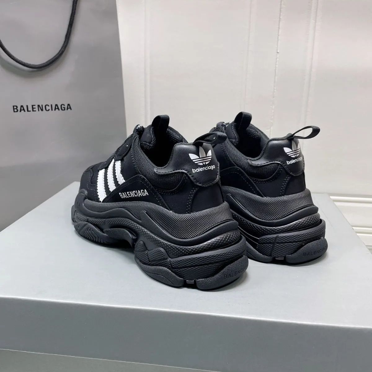 新しい未使用Balenciagaパリの旧家のお父さん靴