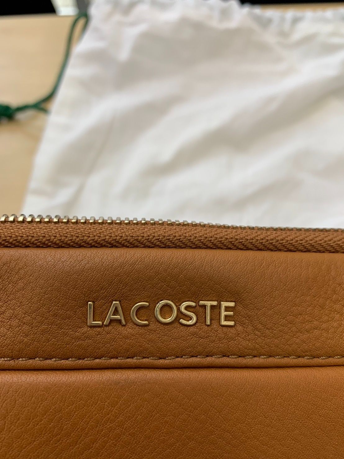 LACOSTE ラコステ クラッチバッグ　牛革キャメル