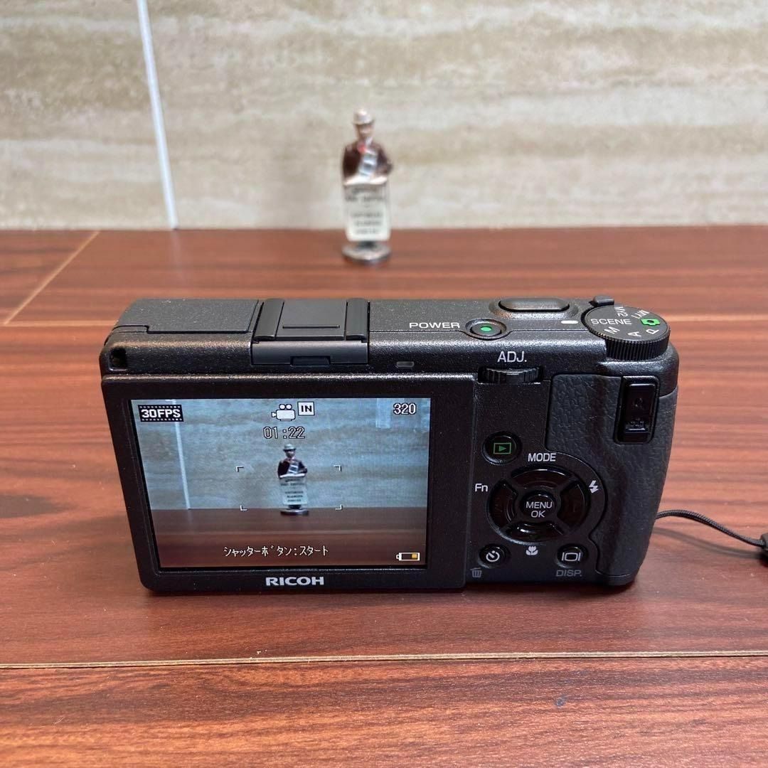 RICOH GR DIGITAL Ⅱ デジカメ ほぼ新品 3824 RICOH GR DIGITAL Ⅱ デジカメ ほぼ新品 3824 - メルカリ