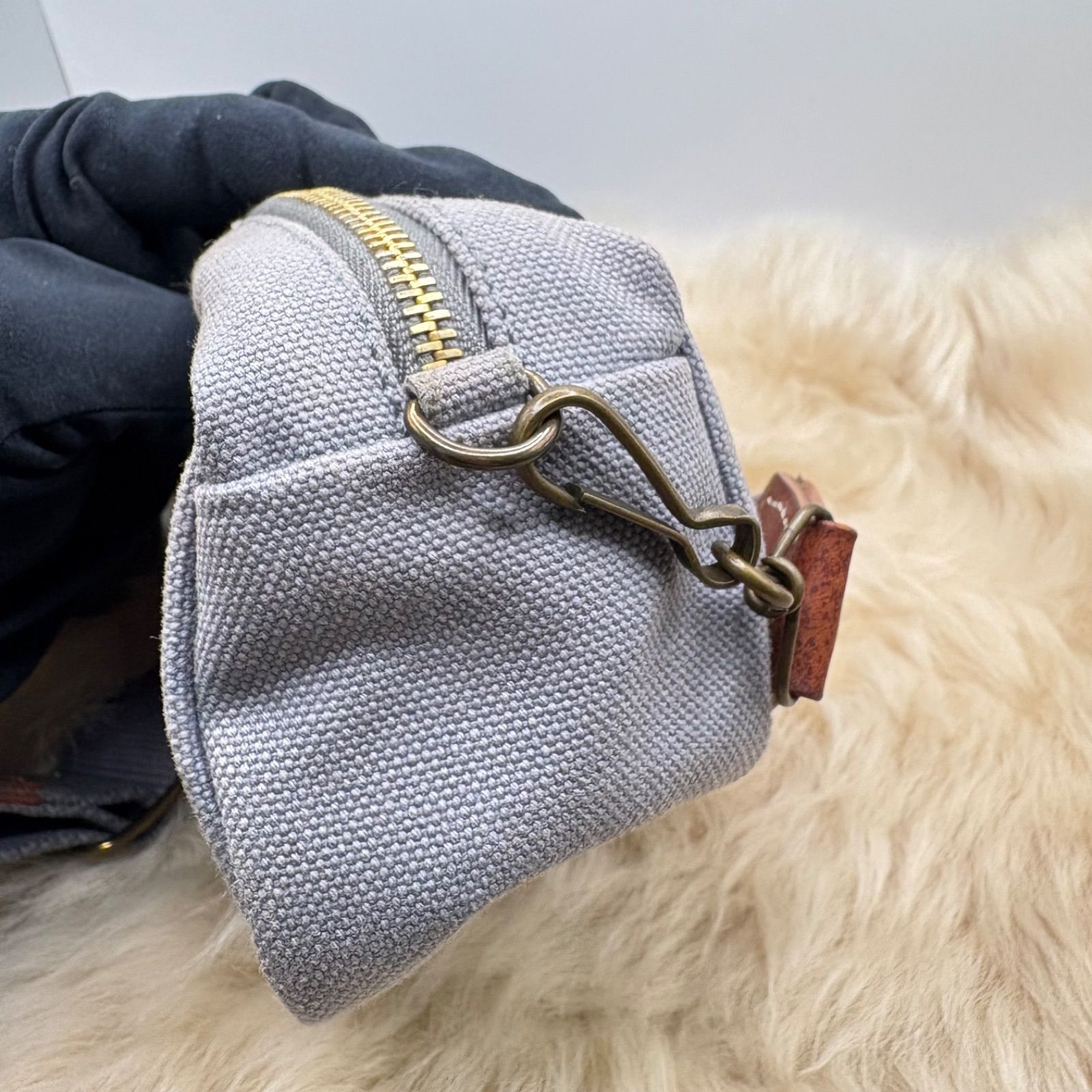 ミュウミュウ 牛革 クロスボディバッグ / ショルダーバッグも ミュウミュウ Miu Miu MIUMIU ショルダーバッグ 5BH225 2F8K