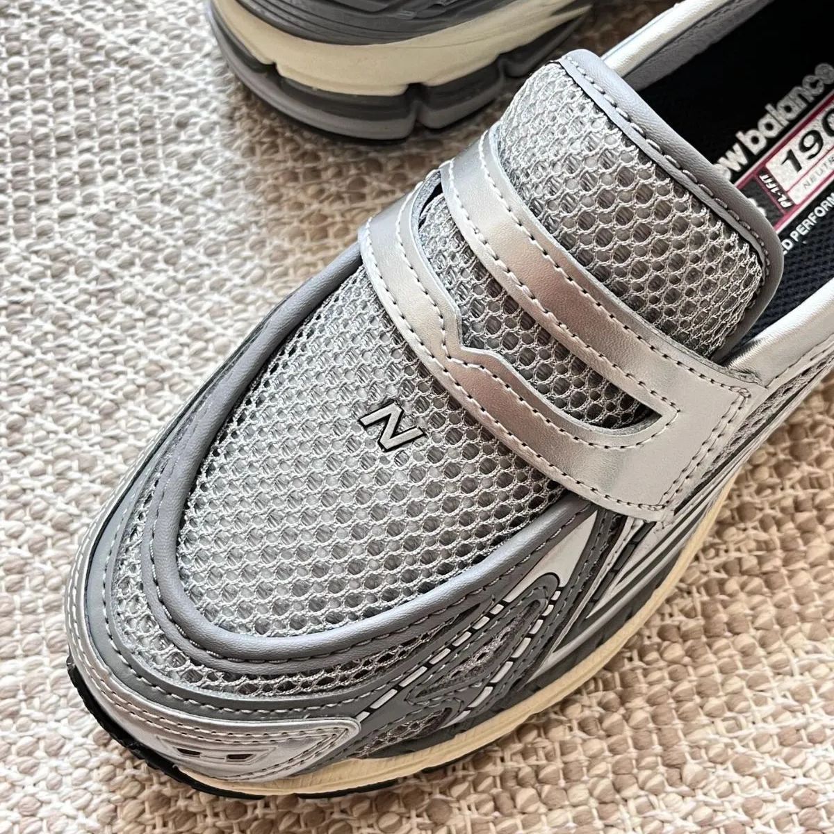新品未使用 newbalance ニューバランスU1906LAE ローファー