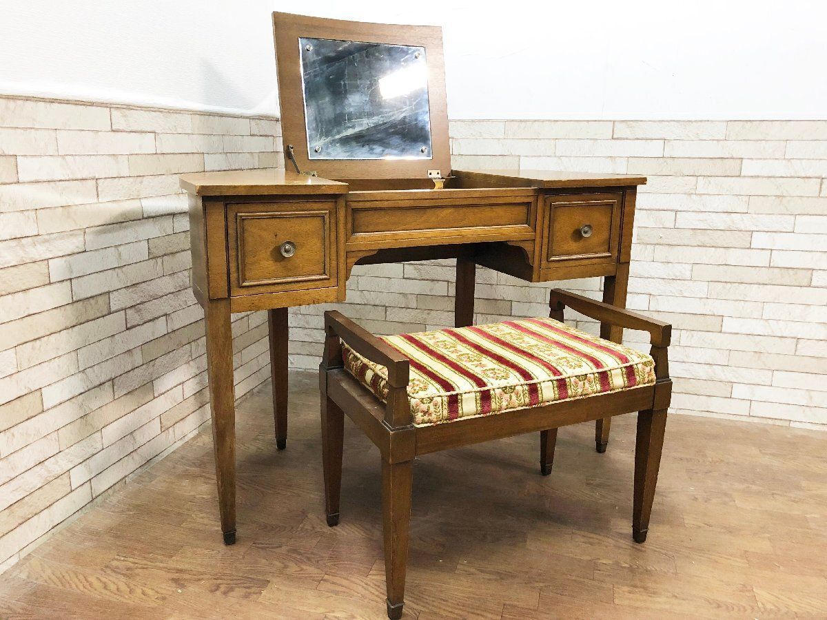ドレクセル ヘリテイジ　トライユン　ドレッサー　鏡台　化粧台　机　クラシック DREXEL HERITAGE ドレクセルヘリテイジ トライユン ドレッサー 化粧台