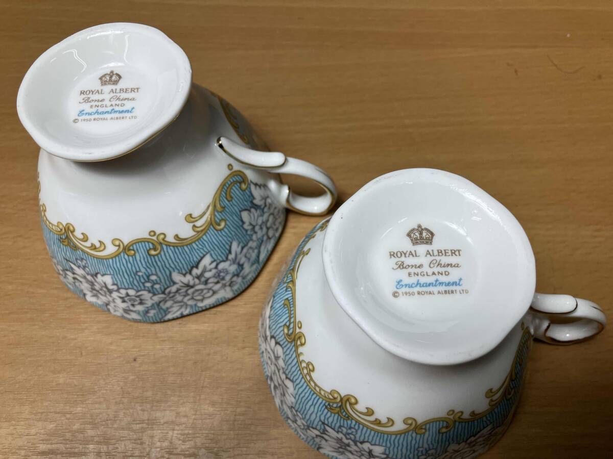 ROYAL ALBERT ロイヤルアルバート エンチャントメント ペア カップ&ソーサー ROYAL ALBERT Enchantment カップ＆ソーサー ペア！