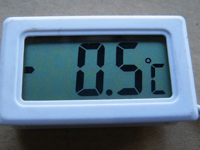 幅670×奥行420×高さ1070mm