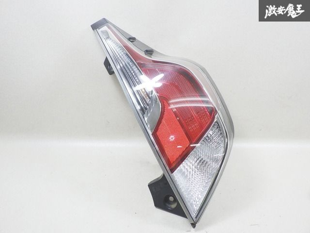 トヨタ 純正 NHP10 右 運転席側 テールランプ TOYOTA トヨタ 純正 NHP10 アクア 中期 テールライト