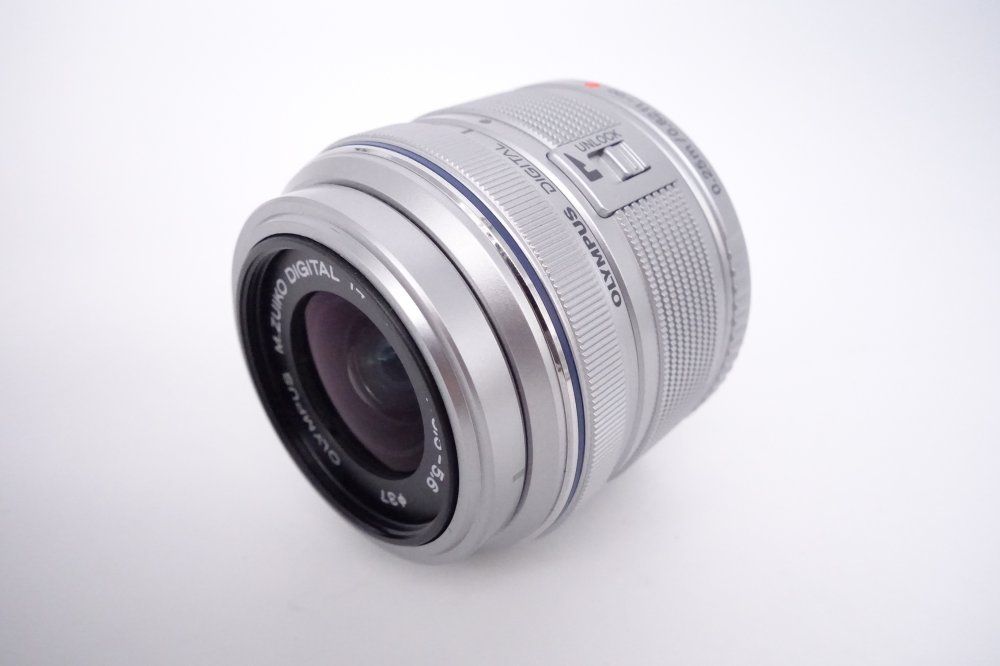 上品 OLYMPUS オリンパス M.ZUIKO DIGITAL 14-42mm F3.5-5.6 II R シルバー D090063A