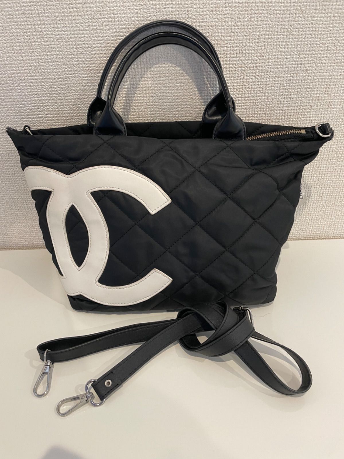 ローラアシュレイで購入 壁掛けミラー シャンパンゴールド 60cm×80cm