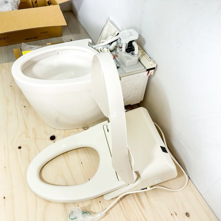 TOTO＞ウォシュレット一体型タンクレストイレ（型番：TCF998/CS387BP #SC1）【未使用アウトレット品】 - メルカリ