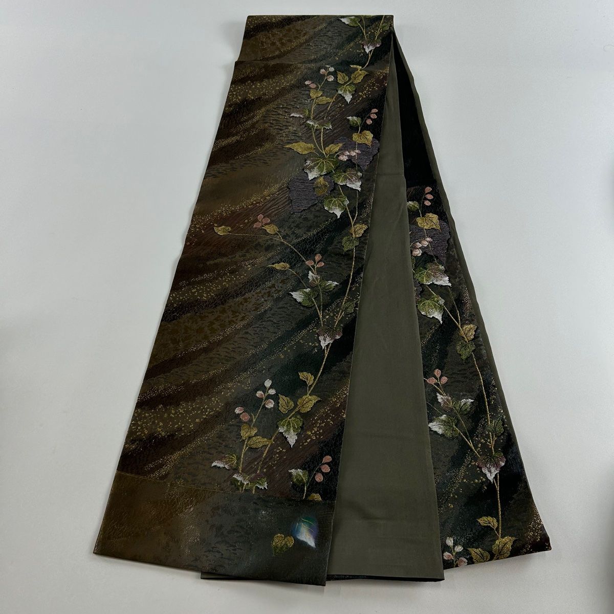 袋帯 美品 秀品 やまと 草花 刺繍 金銀糸 深緑 六通 正絹 【中古