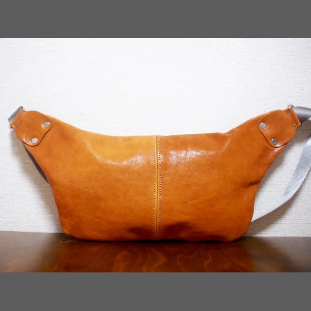 ボディバッグ ハンドメイド ヌメ本革 日本製 クリーマー キャメル 新品 