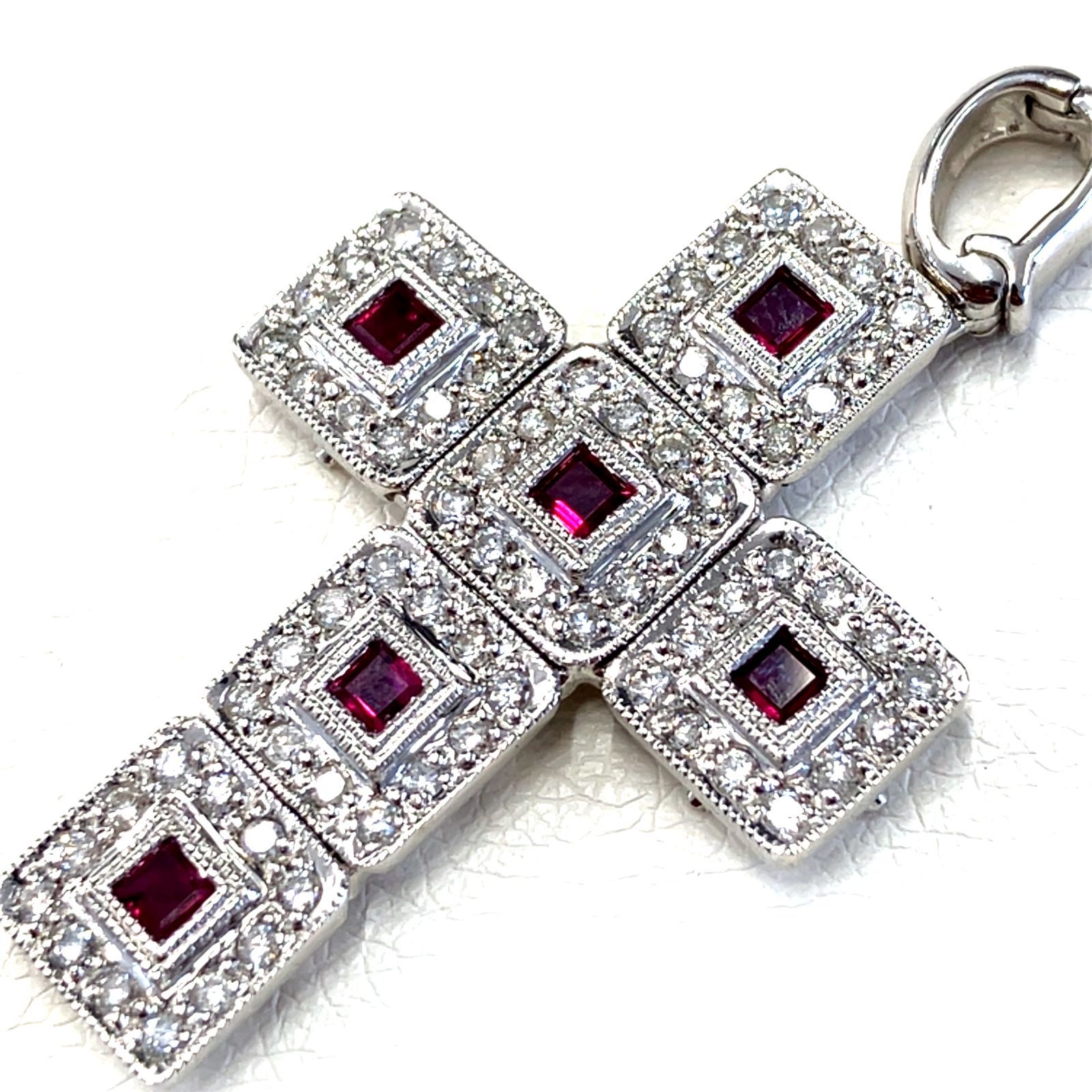 可変 クロス キューブ ルビー ペンダントトップ チャーム K18WG