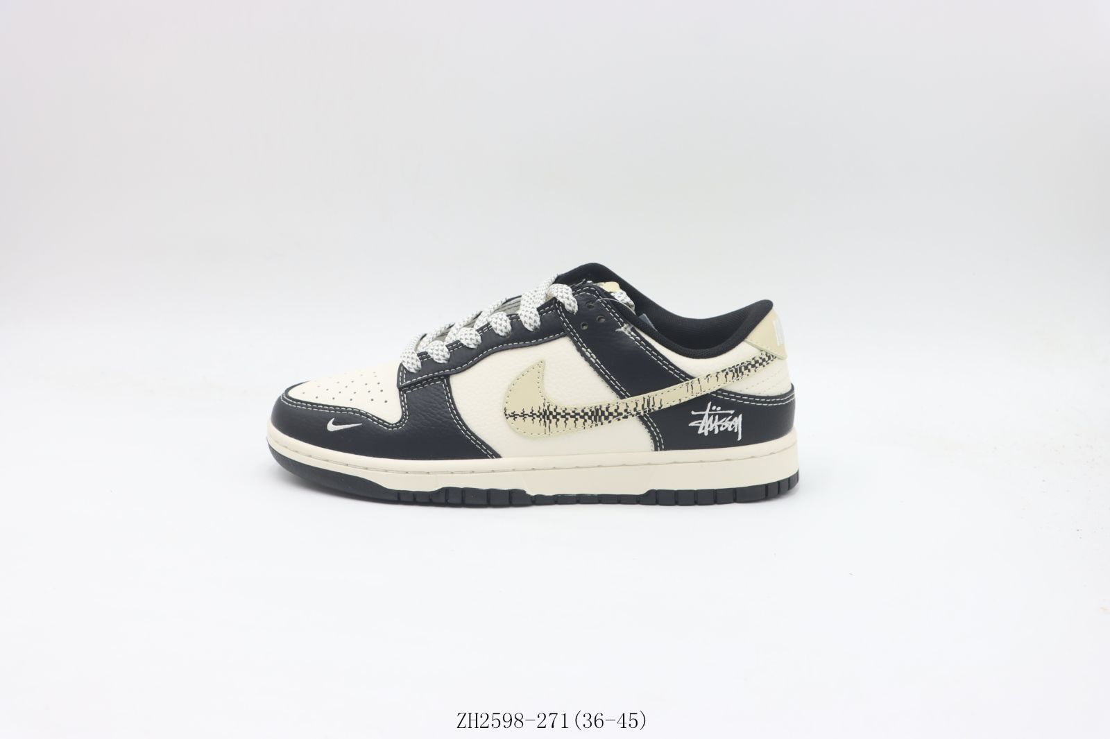 にゃなです 今日特価】ナイキ NIKE スニーカー ブラックホワイト Stussy