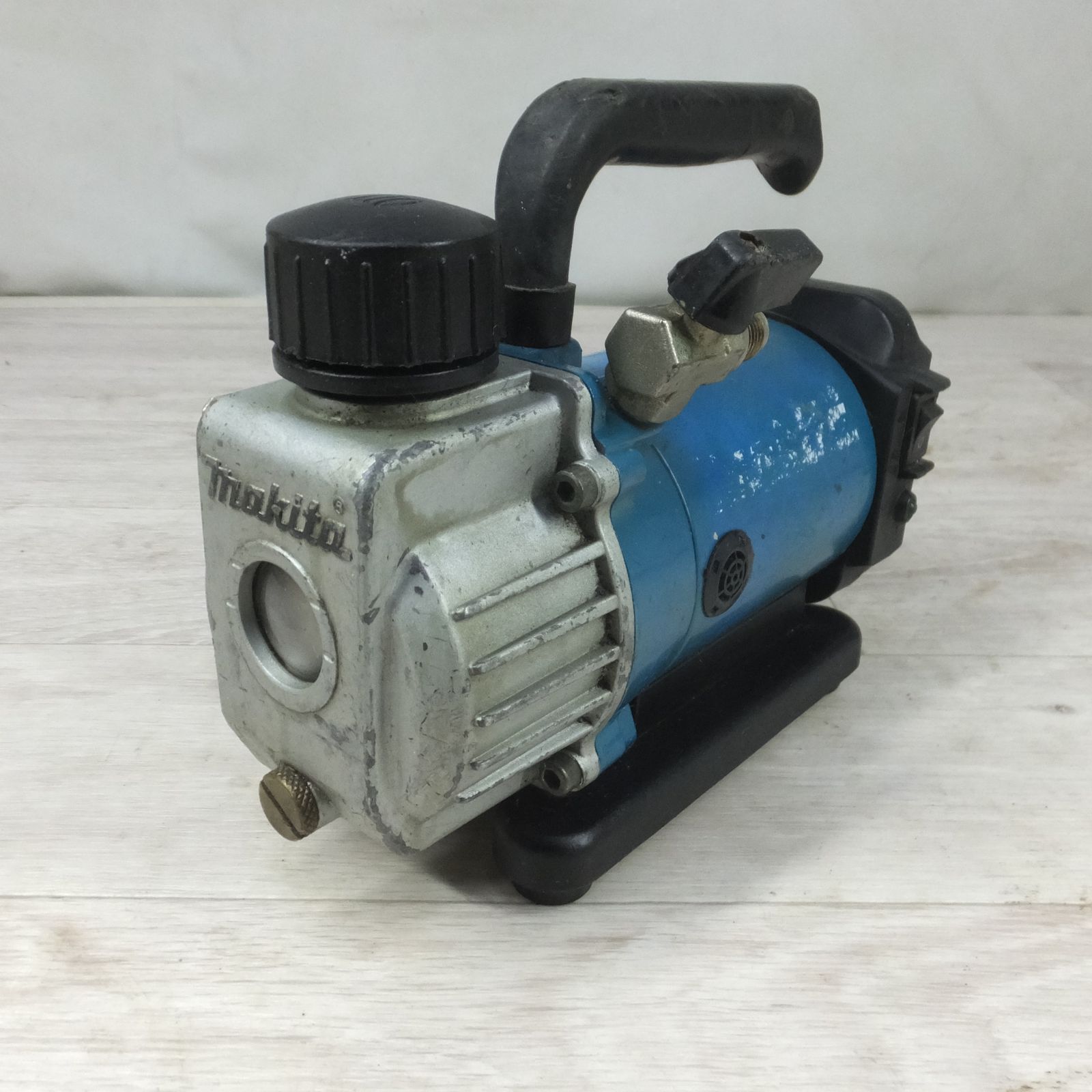 [送料無料] makita マキタ 充電式 真空ポンプ VP180D 18V 電動工具 本体のみ