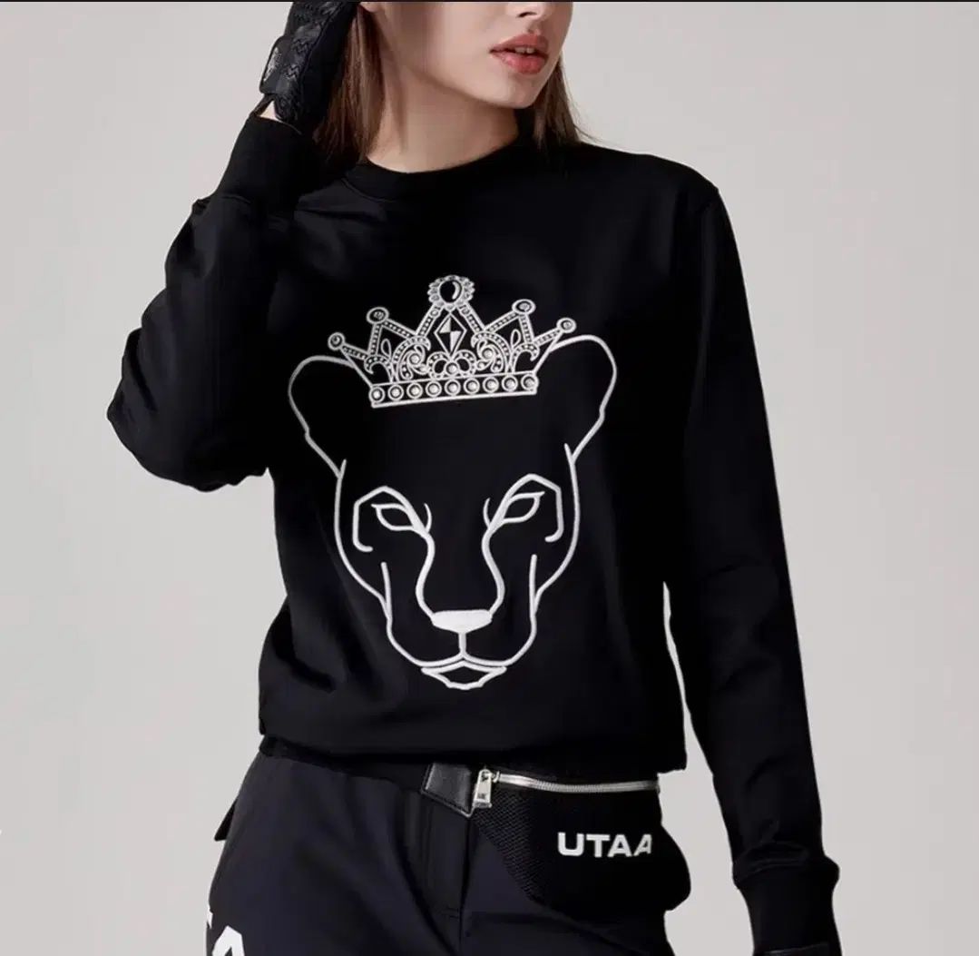 レディースゴルフ UTAA ブラック ラウンドTシャツ