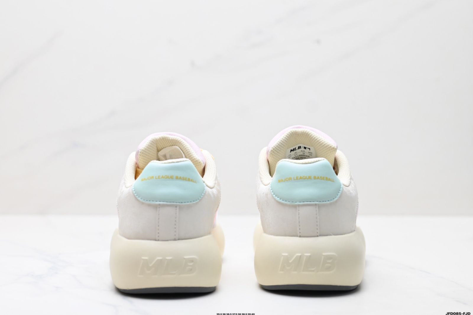H☺︎me's　超大判 キャラメルベージュ　シープスキンラグ　美品未使用 UGG® 公式【 シープスキン エリア ラグ シングル|Sheepskin Area