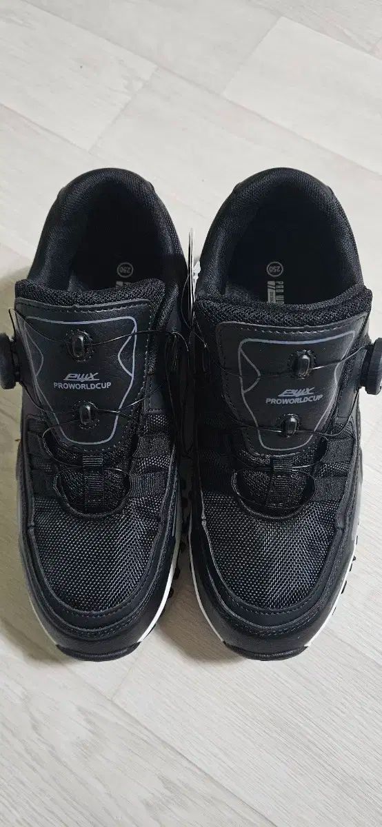 ジュニア ダイヤルします スニーカー サイズ 240 250