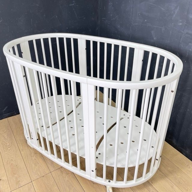 送料無料 Stokke ストッケスリーピーベッド 【中古】 ベビーベッド キャスター付 フレームのみ 127x74x85cm 白 家具 手渡し歓迎 d/59558