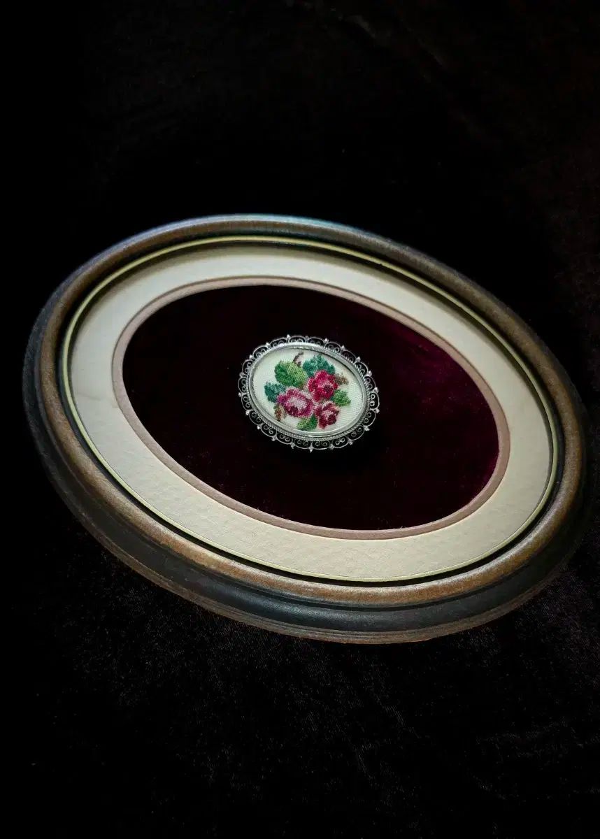  オリジナル ヴィンテージ ローズ 刺繍 ニードルポイント ブローチ その他 アクセサリー