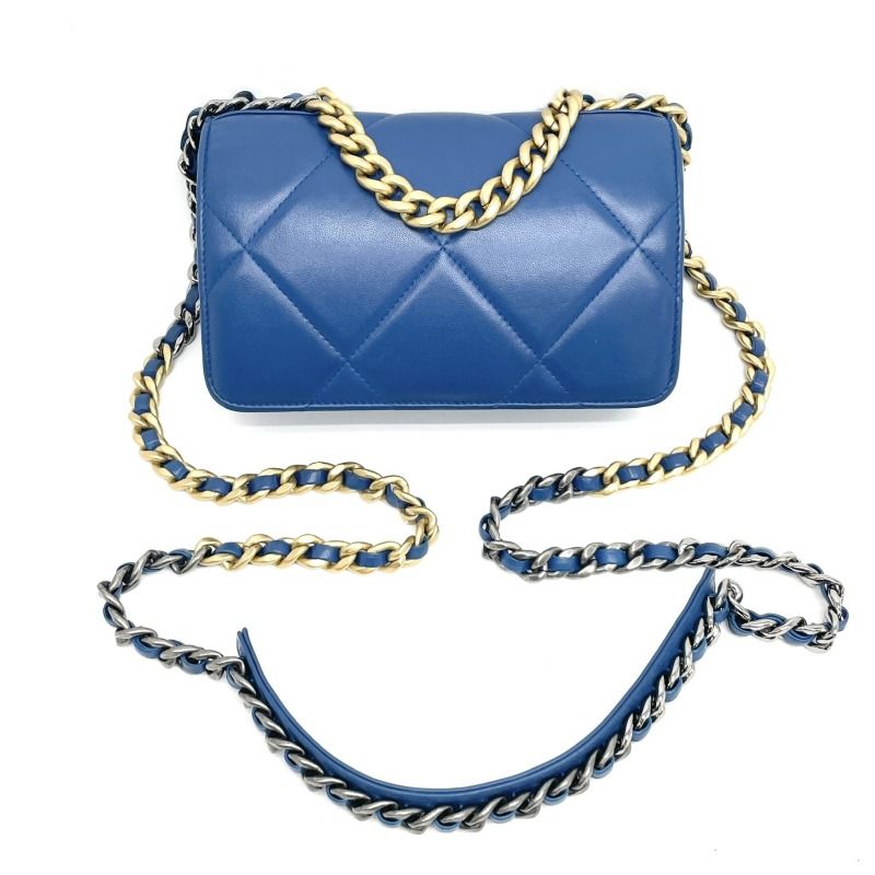 シャネル CHANEL シャネル19 バッグ ショルダーバッグ ラムスキン ブルー 青 シルバー金具 ゴールド金具 チェーンショルダーバッグ チェーンウォレット WOC