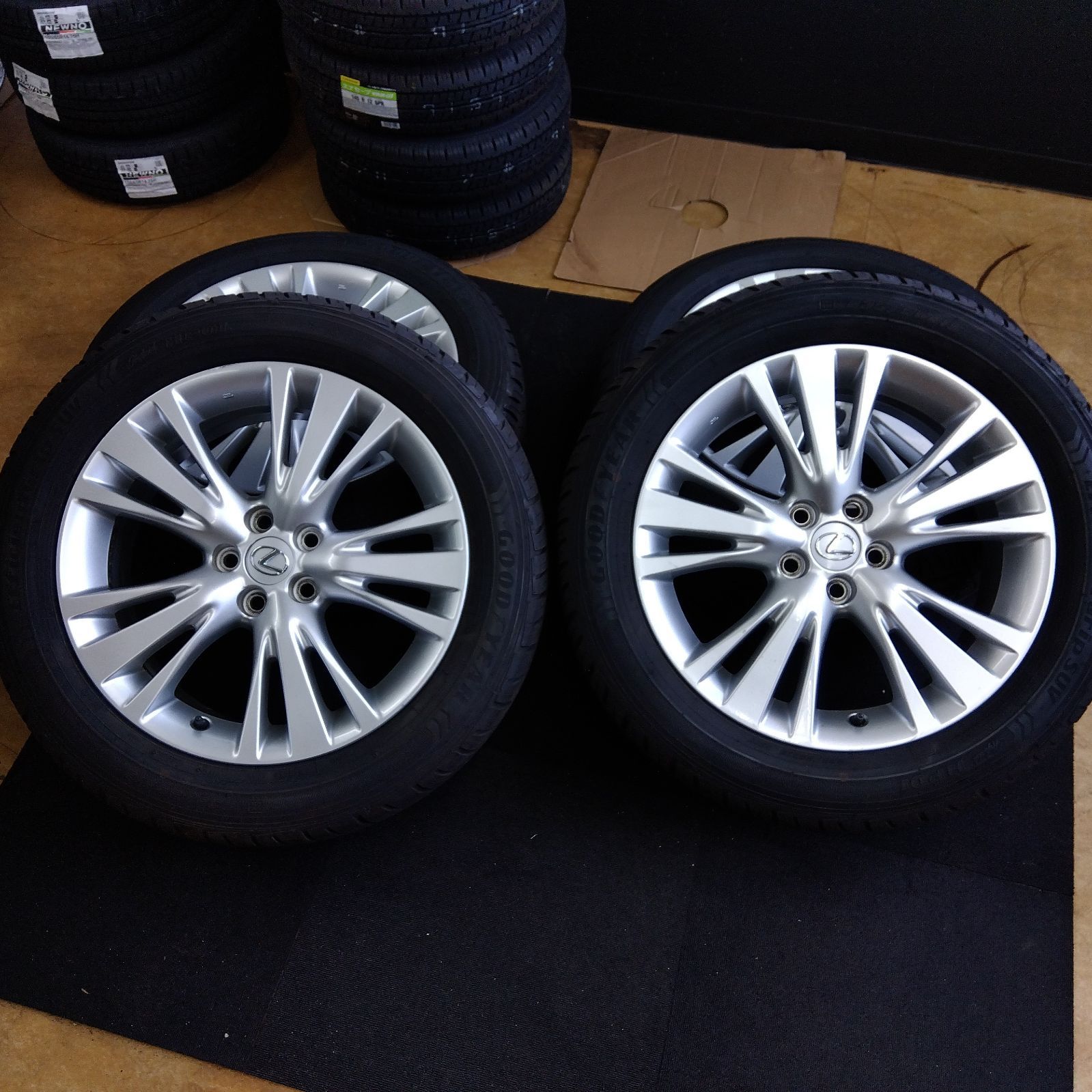送料無料】【19×7.5J+35】【235/55R19】中古 タイヤホイールセット 4本 