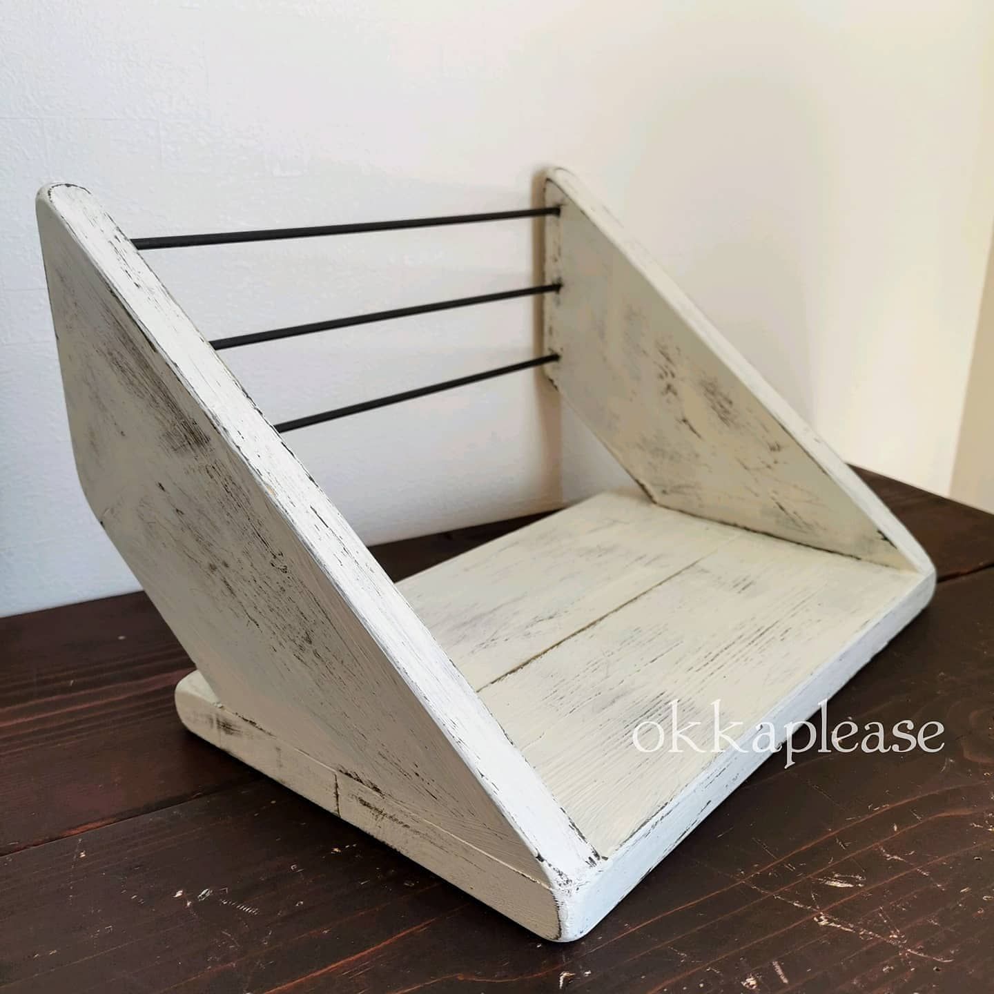 アンティーク風なブックスタンド✢アイアンバー付 本立て ブックエンド