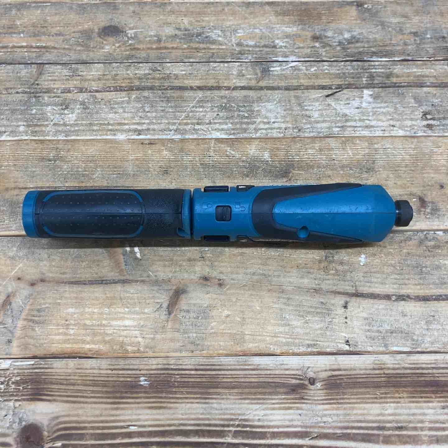 【中古品】 マキタ(makita) 充電式ペンインパクトドライバ TD021DS 【東大和店】 中古品】 マキタ(makita) 充電式ペンインパクトドライバ TD021DS 電工