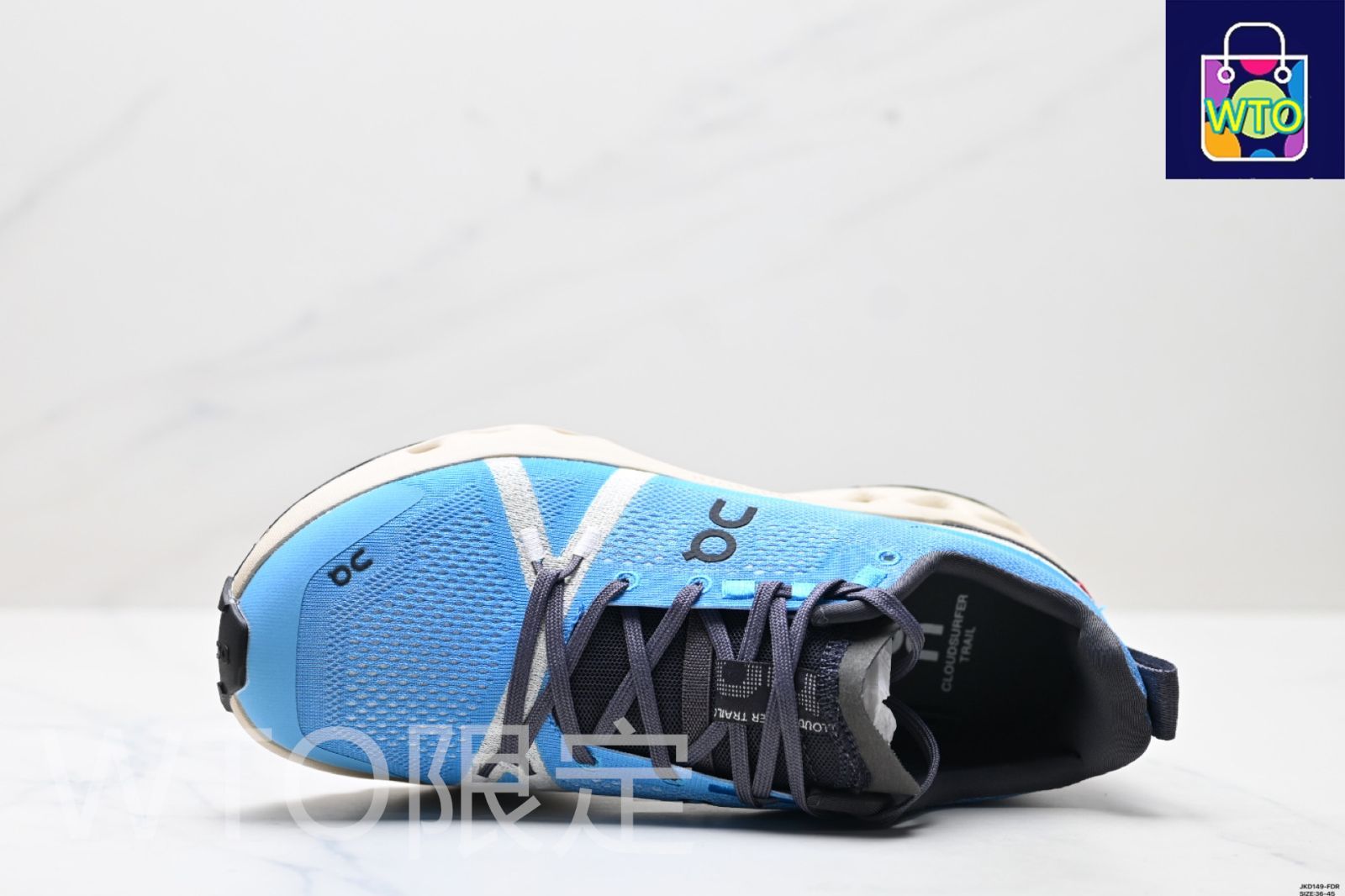 オン On Cloudsurfer Trail 男女兼用のトレイルランニングシューズ -WTO輸入1