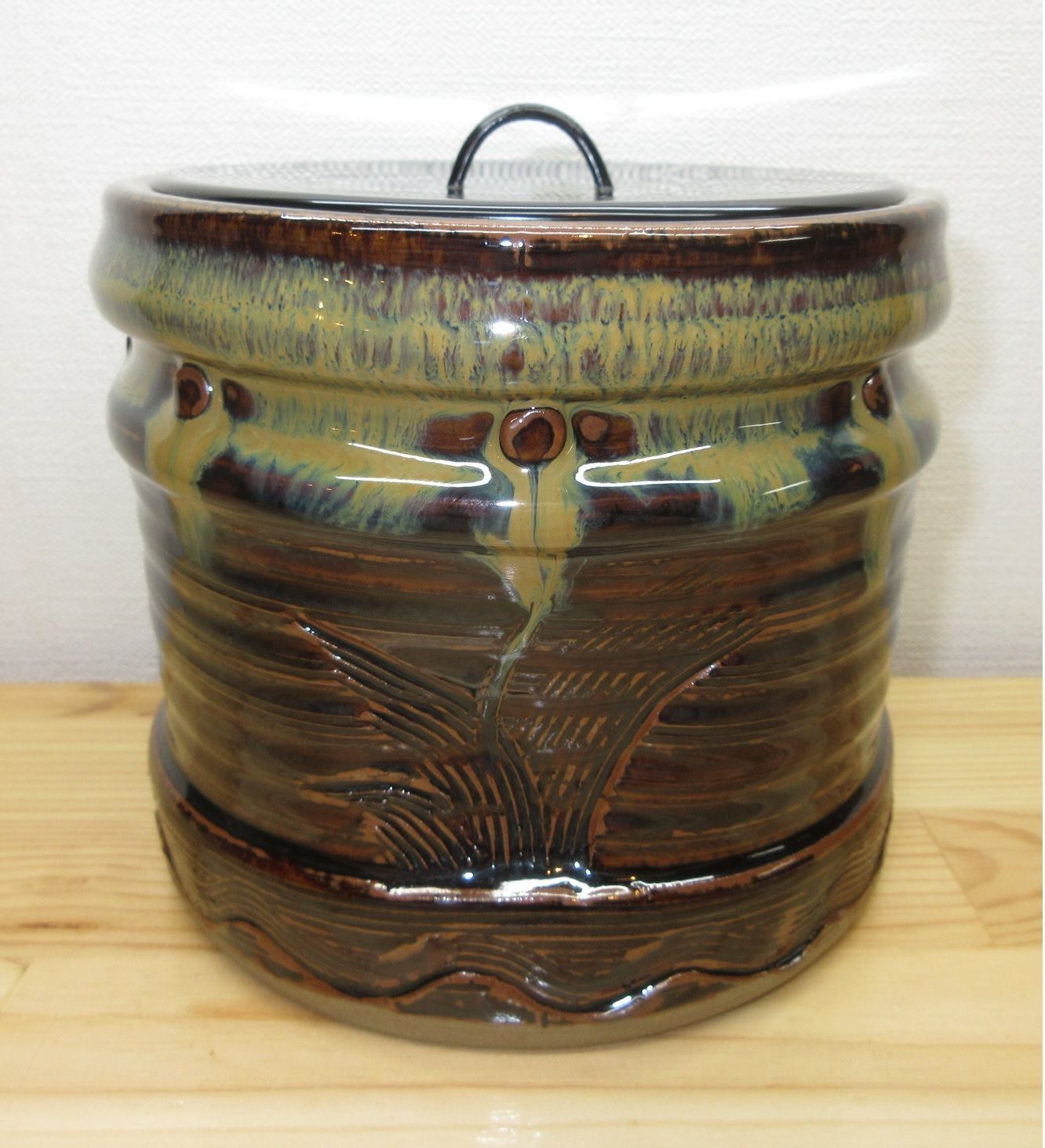 逢絢亭 茶道具 水指 高取焼 真塗の塗蓋 高取雪山 鬼丸雪山 共箱入り