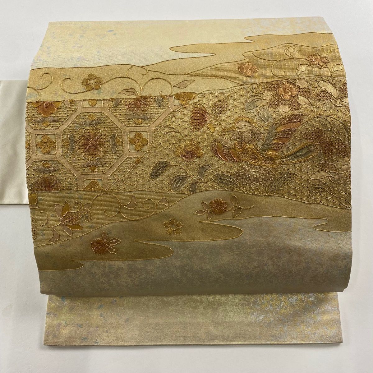 名古屋帯 美品 秀品 鳥 蜀江文 刺繍 金糸 金色 正絹 【中古
