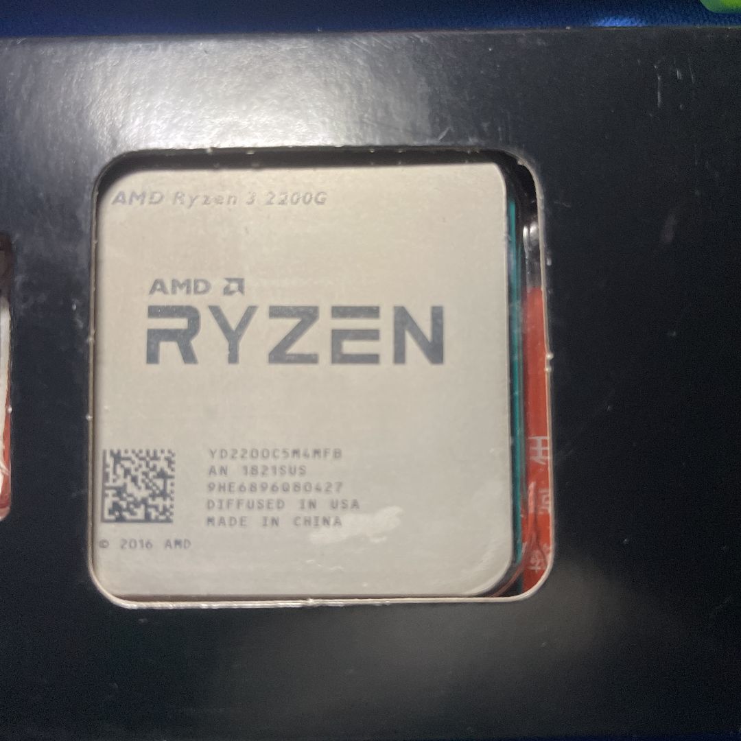 AMD Ryzen 3 2200G CPU DDR4 2400 4Gx2メモリー - リユース三昧