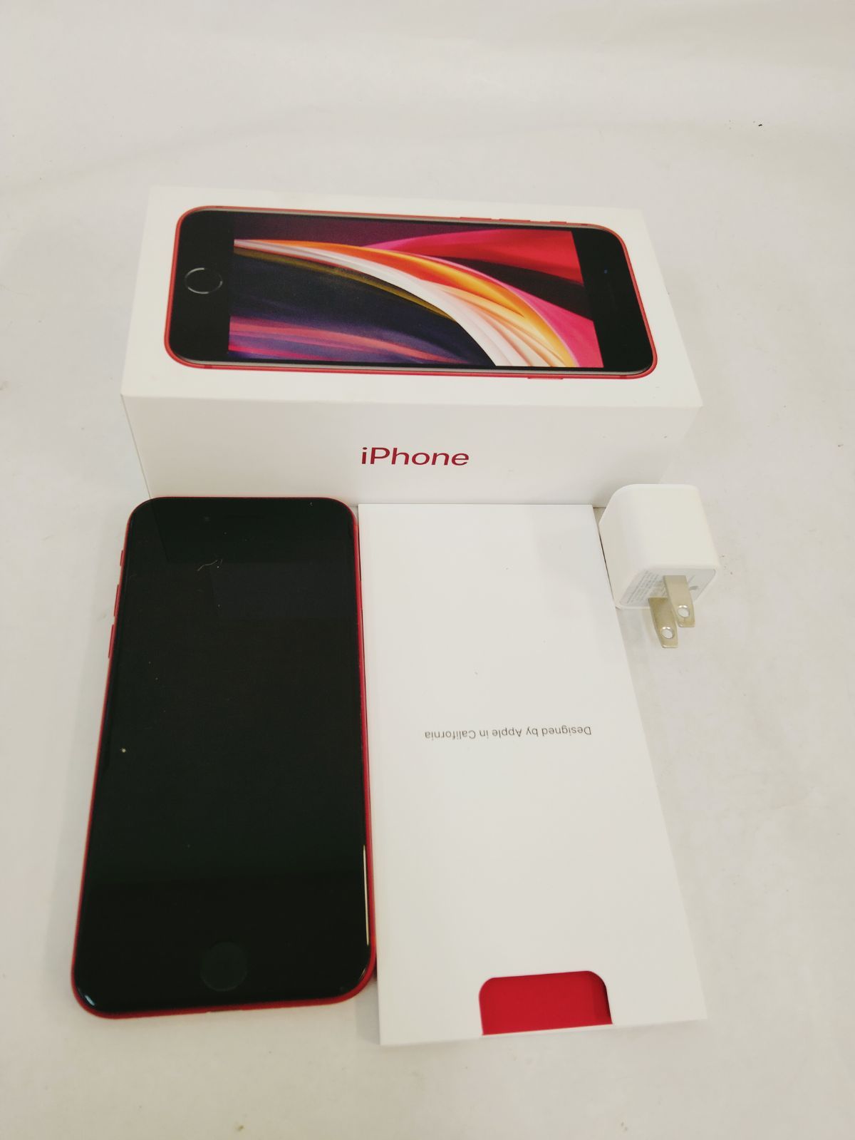 iPhone SE 第2世代　64GB　赤（箱、充電コード付） iPhone SE 第2世代 64GB 赤（箱、充電コード付） 【公式通販】