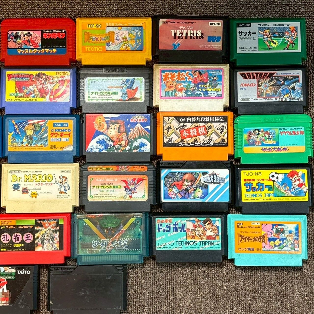 ✨まとめ売り✨】ニューファミコン本体/コントローラー/カセット96本 
