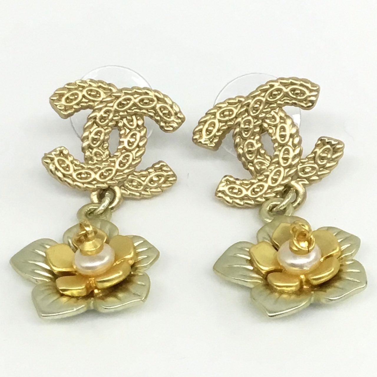 は*つ様 CHANEL フラワーパターン ピアス CHANEL ピアス フラワー スイング 【公式通販】
