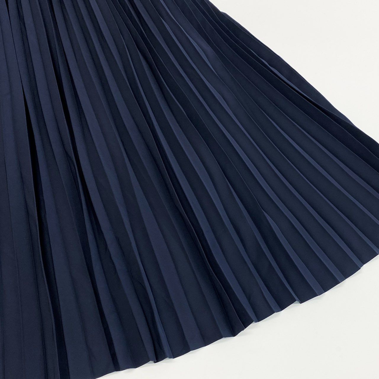 20j6 HYKE ハイク TAFFETA PLEATED MAXI DRESS プリーツ キャミ 
