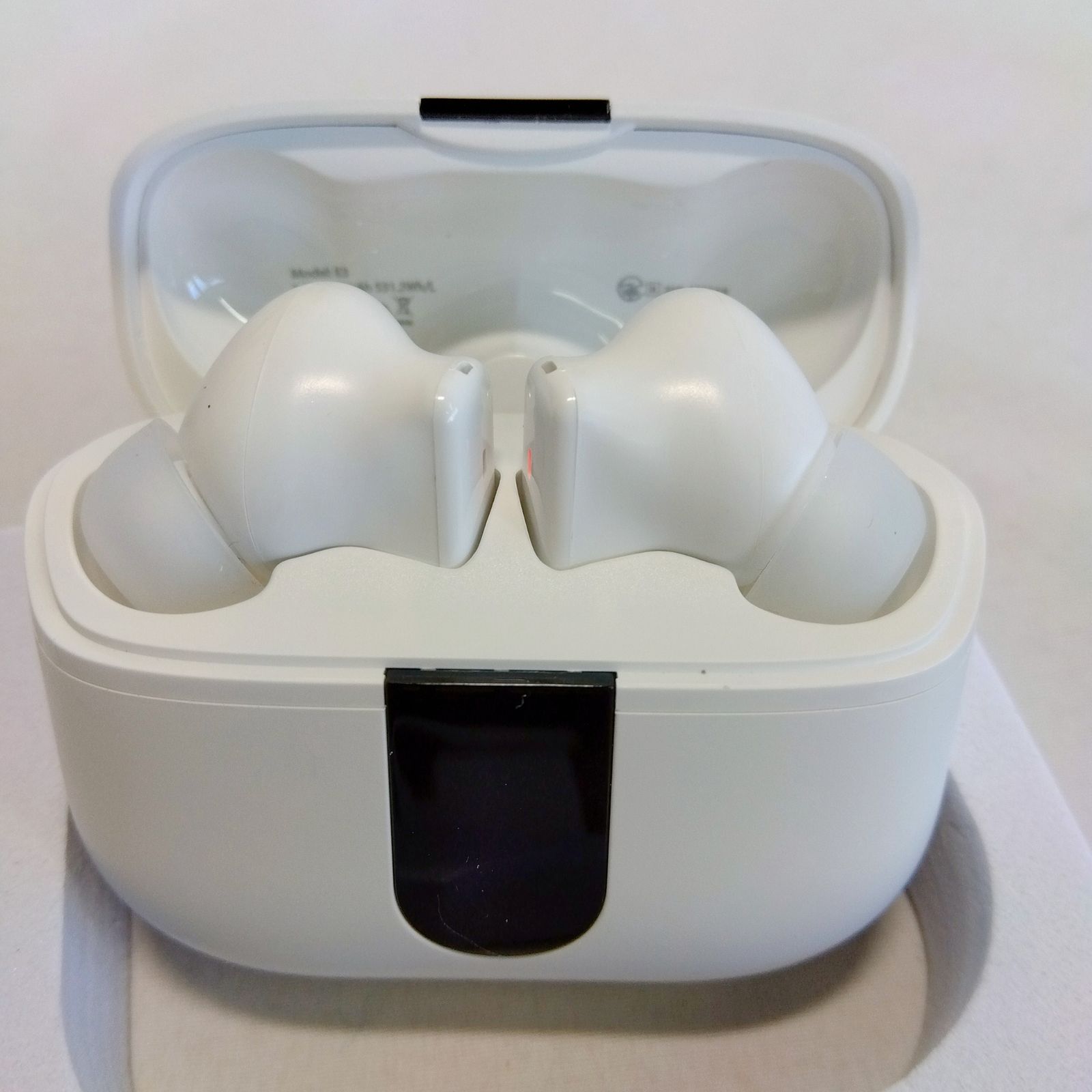 ホワイト Bluetoothイヤホン LEDディスプレイ ワイヤレスイヤホン Bluetooth イヤホン ワイヤレス LED