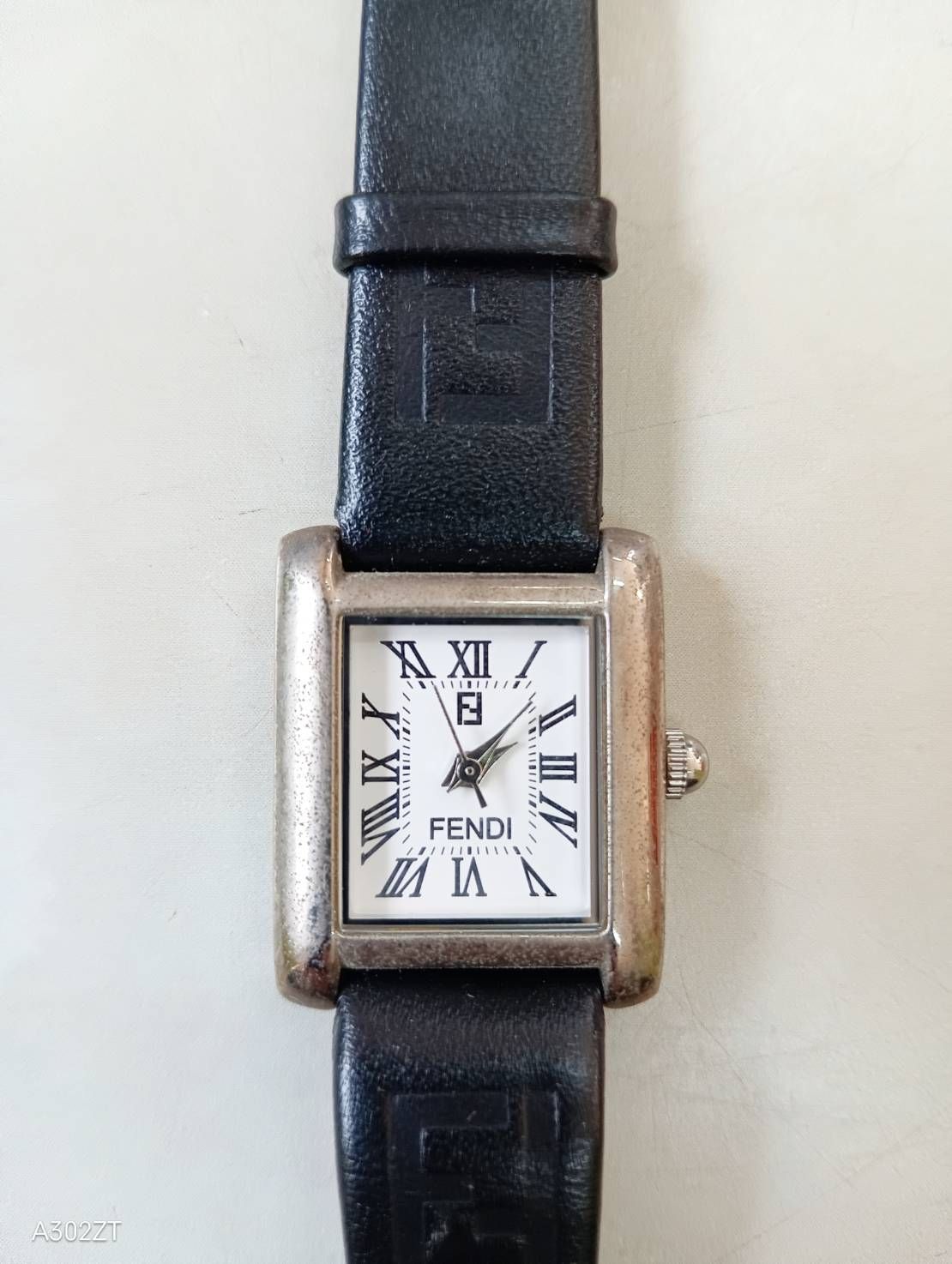 希少】 フェンディ FENDI 1925 腕時計 ヴィンテージ スクエア 希少】 フェンディ FENDI 1925 腕時計 ヴィンテージ スクエア