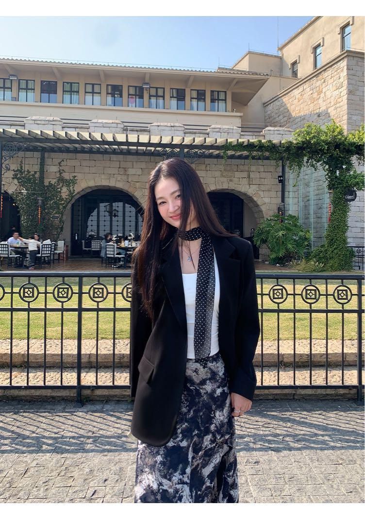 春のお出かけにぴったり♪花柄×スリットロングスカート