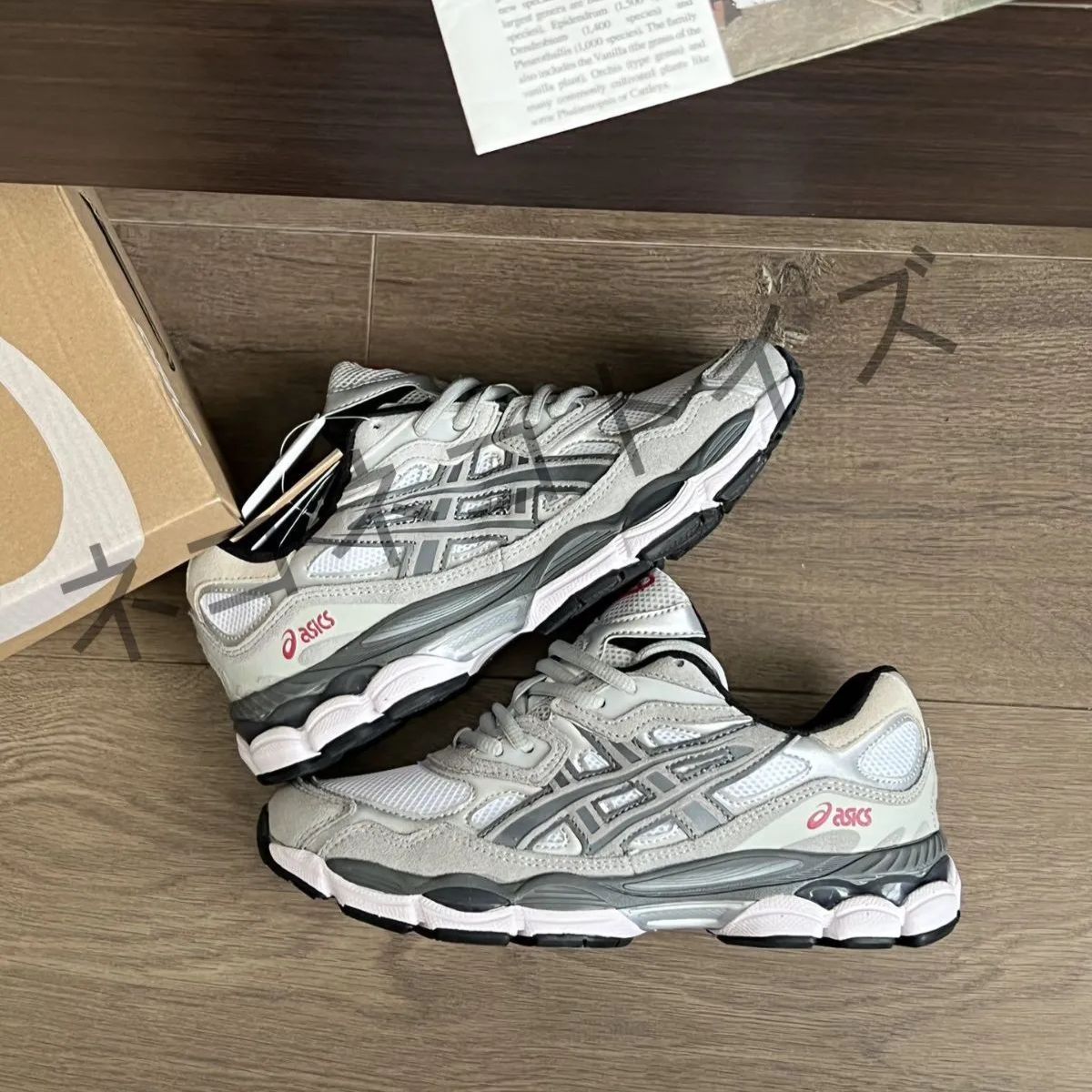 人気 美品  Asics  GEL-NYC 靴 レディース/メンズ  スニーカー 箱付  4