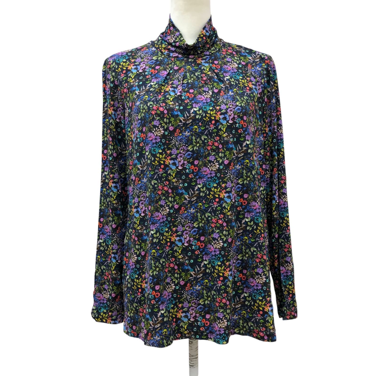 美品 レリアン 【BINDA】花柄プリントハイネックカットソー プリントハイネックカットソー【BINDA】|レリアン | レリアン