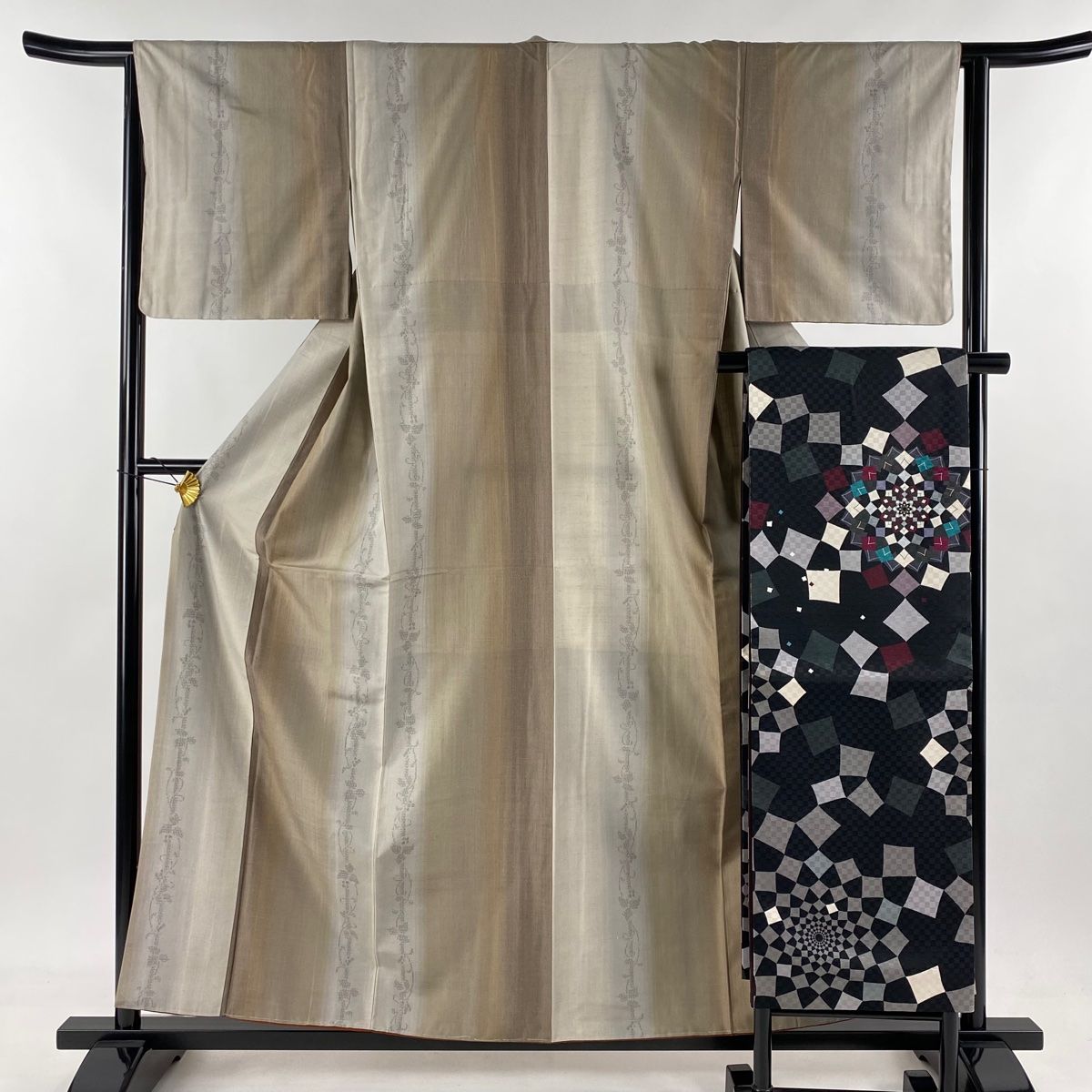 紬 身丈157.5cm 裄丈64cm M 袷 名古屋帯セット やまと 葉と実 亀甲絣 茶色 正絹 秀品