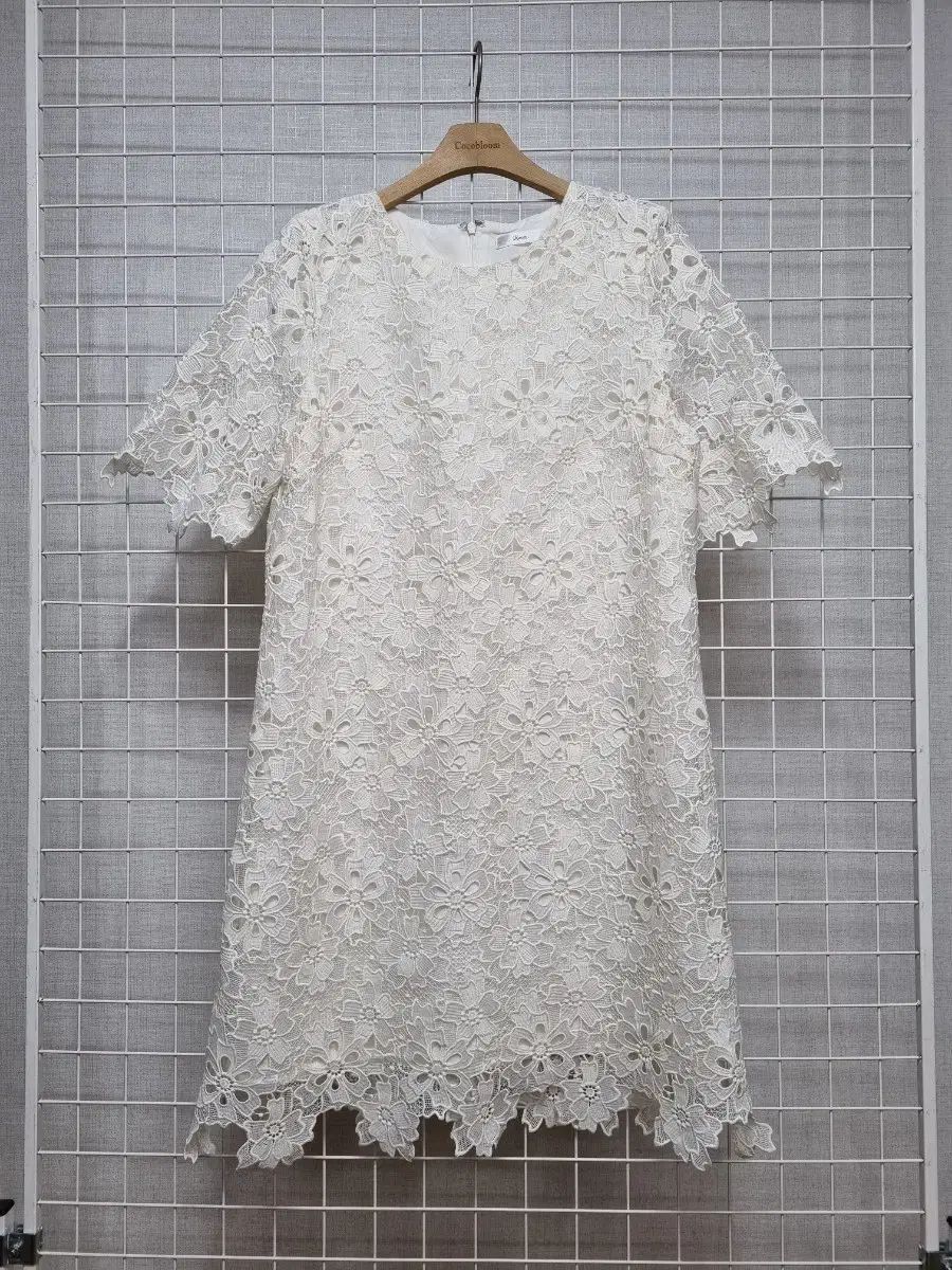 ROEM ロエム レース エンブロイダリーワンピース ほぼ