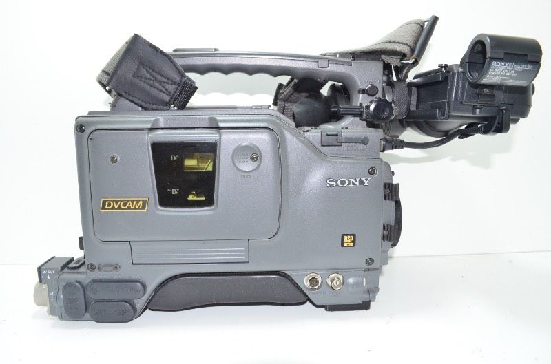 ソニー SONY DSR-500WS DVCAM デジタルビデオカメラ 2 3型CCD DSP搭載 業務用ショルダーカムコーダー