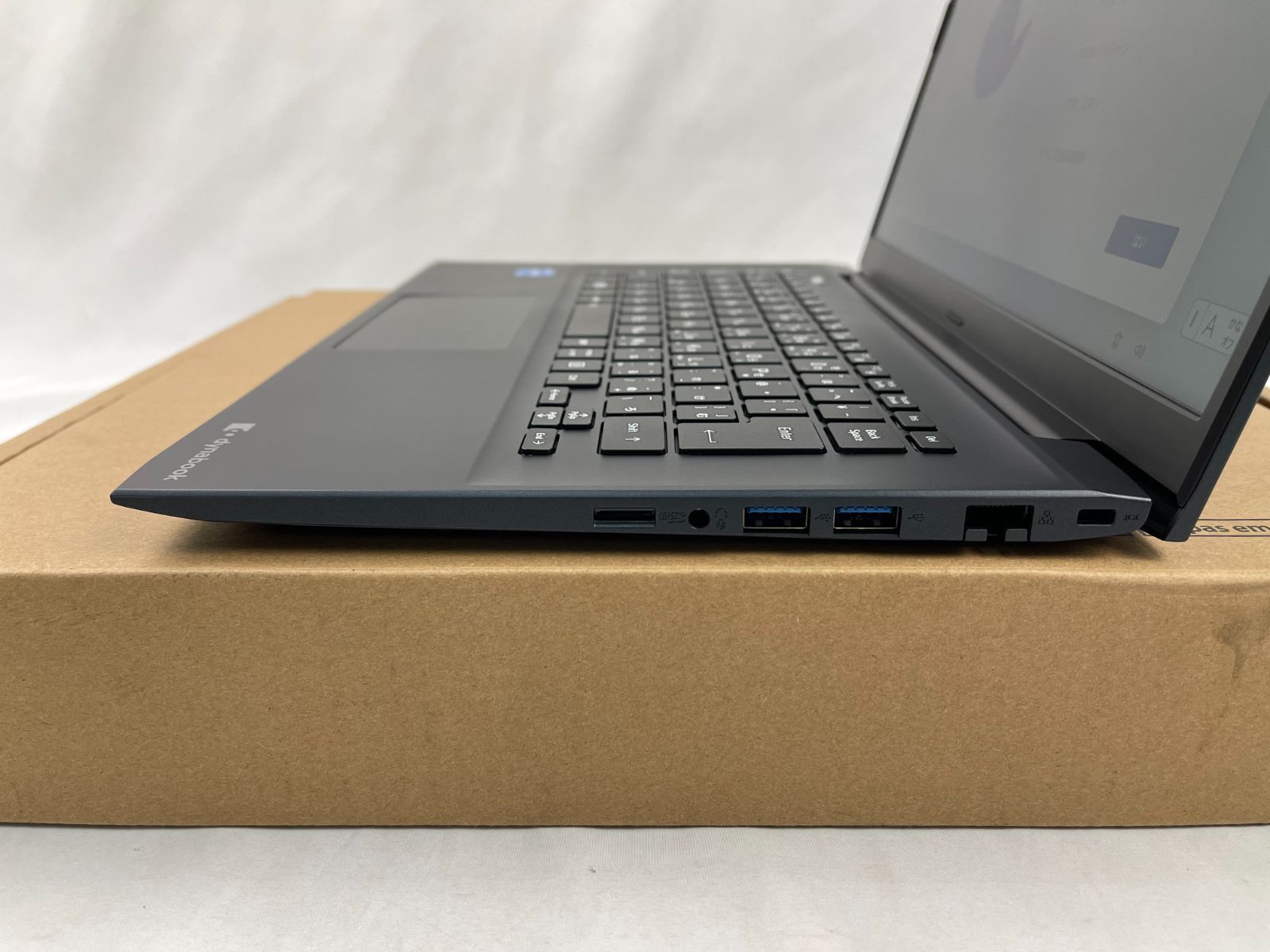 8GB|SSD256GB 顔認証