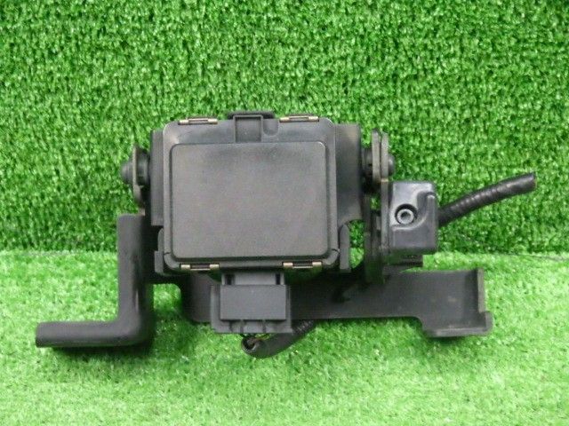 NV350キャラバン LDF-CW8E26 レーダー　フロントホースメントに付く分　28438-5YE2D  9089