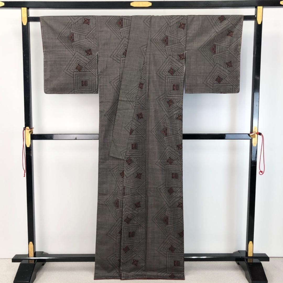 大島紬 茶泥染 一元 7マルキ 縦縞に麻の葉模様 しつけ糸 PK-1025