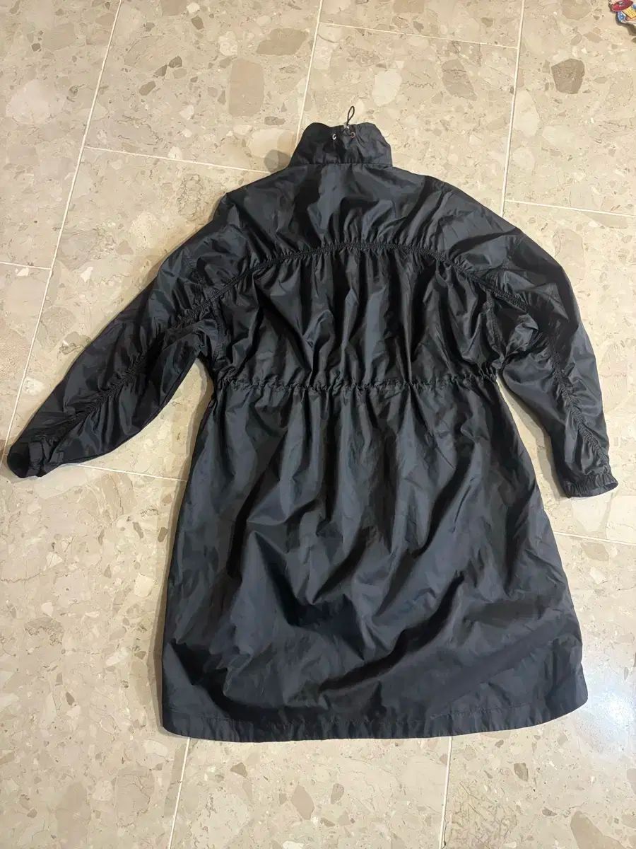 National Geographic ナショナルジオグラフィック 黒 ウィンドブレーカー ジャケット