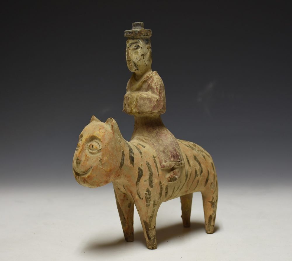 蔵A5131d 朝鮮古美術 木彫彩色虎上人物像 李朝時代